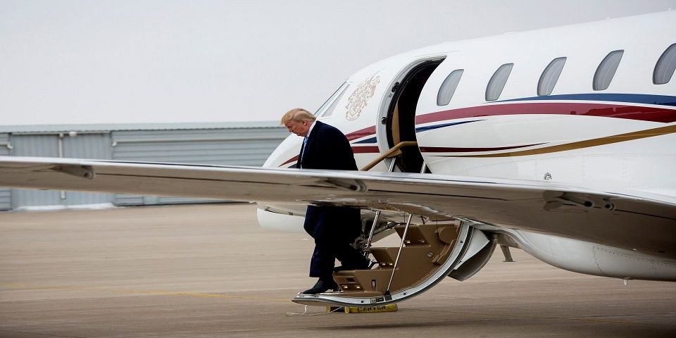 Maniobra legal permite volar a avión de Donald Trump