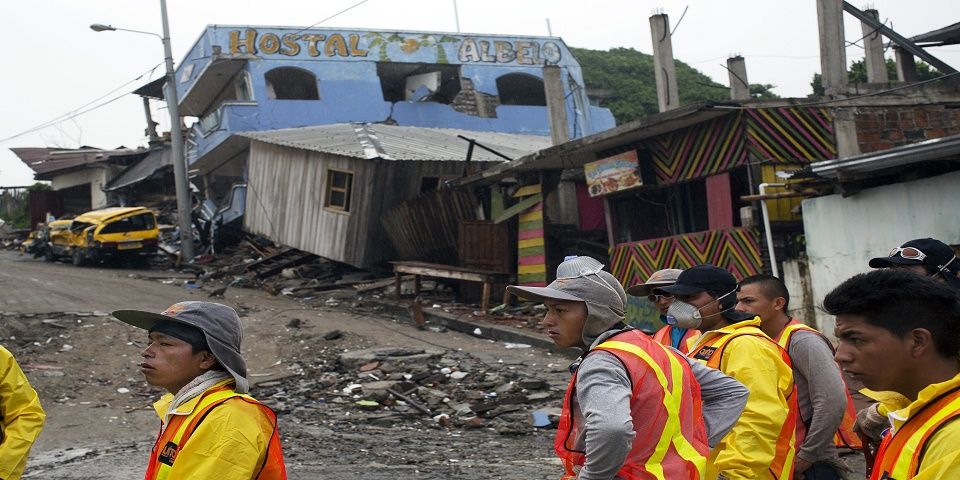 Aumenta a 646 la cifra de muertos por terremoto en Ecuador