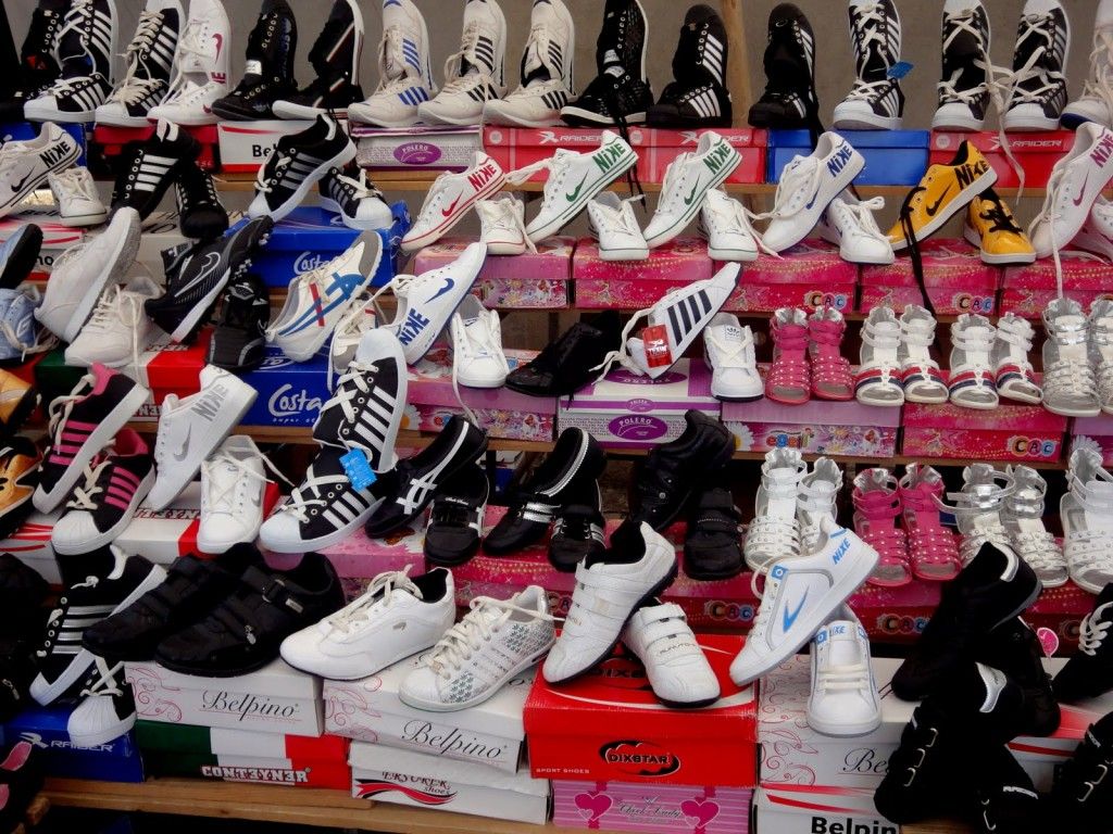 Los productos más pirateados en el mundo - FAKE-SHOES-1024x768