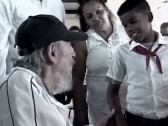 Reaparece en público Fidel Castro en un homenaje - Fidel-Castro-2