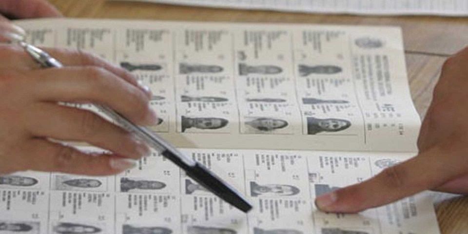 El INE descubre quién robó el padrón electoral
