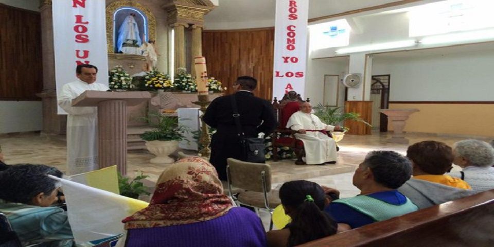 Hombres armados roban iglesia en Irapuato y amarran al sacerdote Hombres armados roban iglesia en Irapuato y amarran al sacerdote