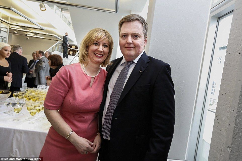 Primer ministro de Islandia bajo fuego por Panama Papers - Islandia-PM-y-Esposa