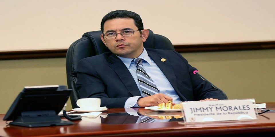Presidente de Guatemala se disculpa por broma sobre migrantes