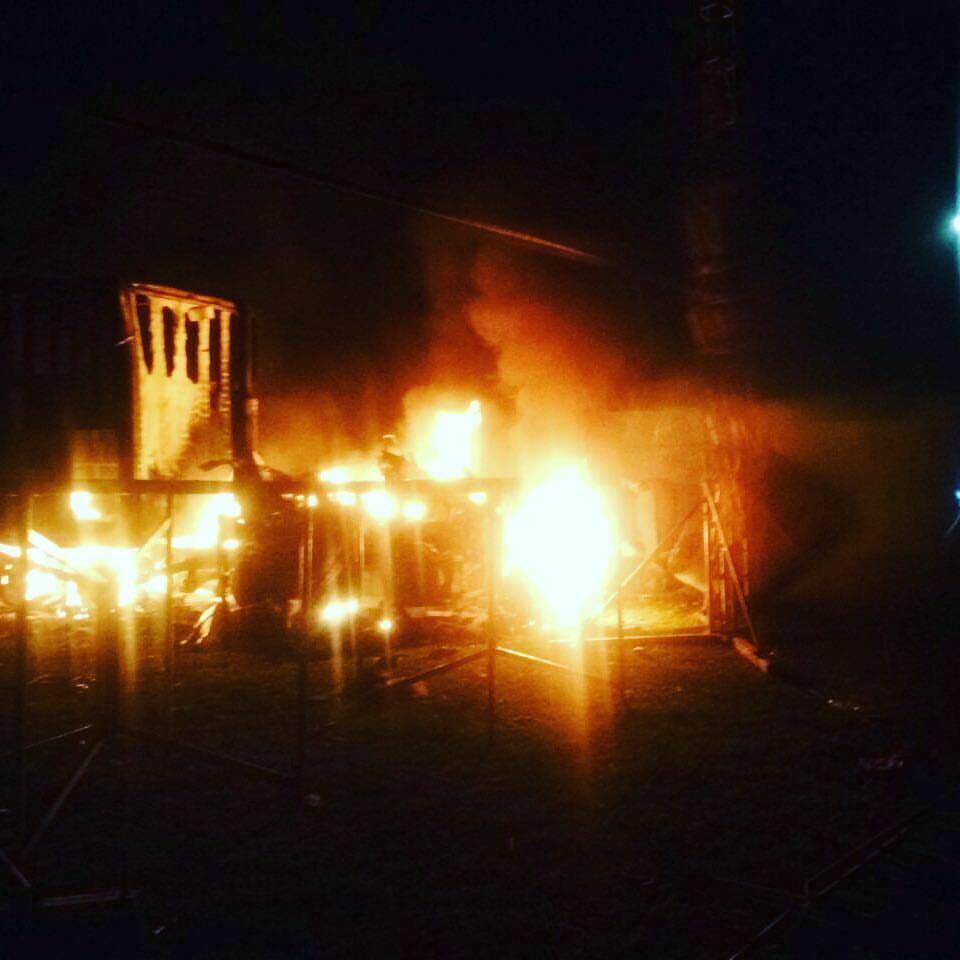 Cancelación de concierto del Komander causa saqueos e incendios