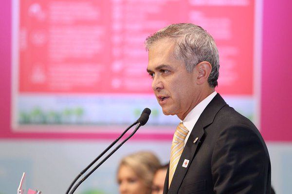 Gobierno capitalino crea comité de vigilancia de la contaminación - Mancera-Contaminación-Comité-5
