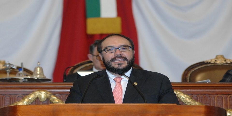 Utiliza diputado perredista tajada legislativa para promocionarse