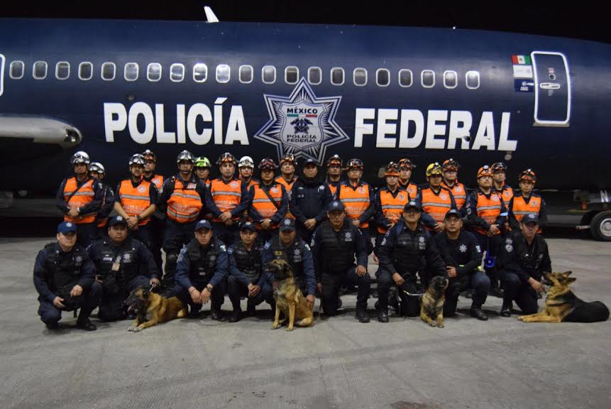 Rescatistas mexicanos ayudarán a damnificados en Ecuador