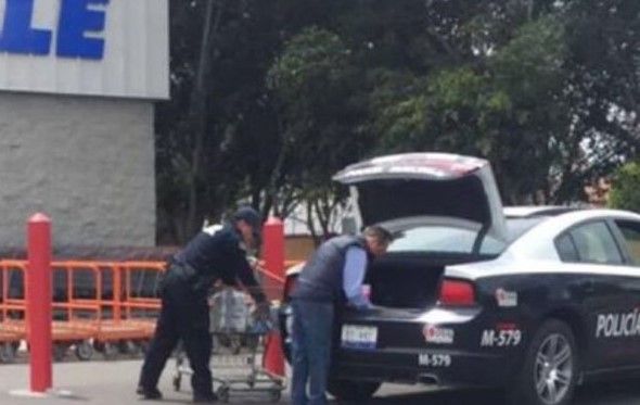 Exigen renuncia de mando que usó patrulla para ir al super