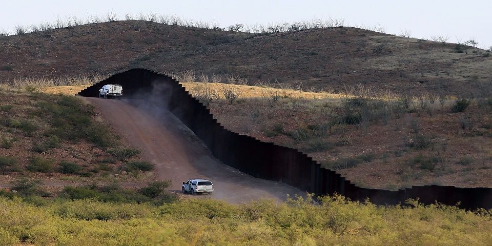 Arrestan a 23 presuntos traficantes de indocumentados en Texas