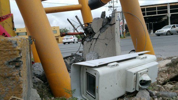 Tiran postes de videocámaras en Reynosa. Acusan al crimen organizado - Postes-Tamaulipas