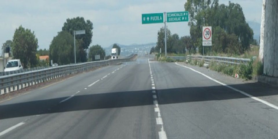 Camión mata a tres en Autopista Puebla-Orizaba