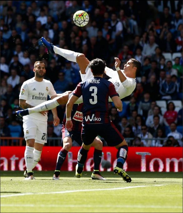Real Madrid golea a Eibar y reduce distancia frente al Barcelona - Real-Madrid-3