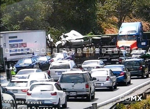 Volcadura de tráiler en la México-Toluca - Screenshot_22-1