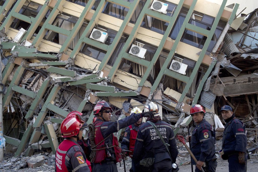 Aumenta a 655 cifra de muertos por terremoto en Ecuador - Terremoto-7-1024x683