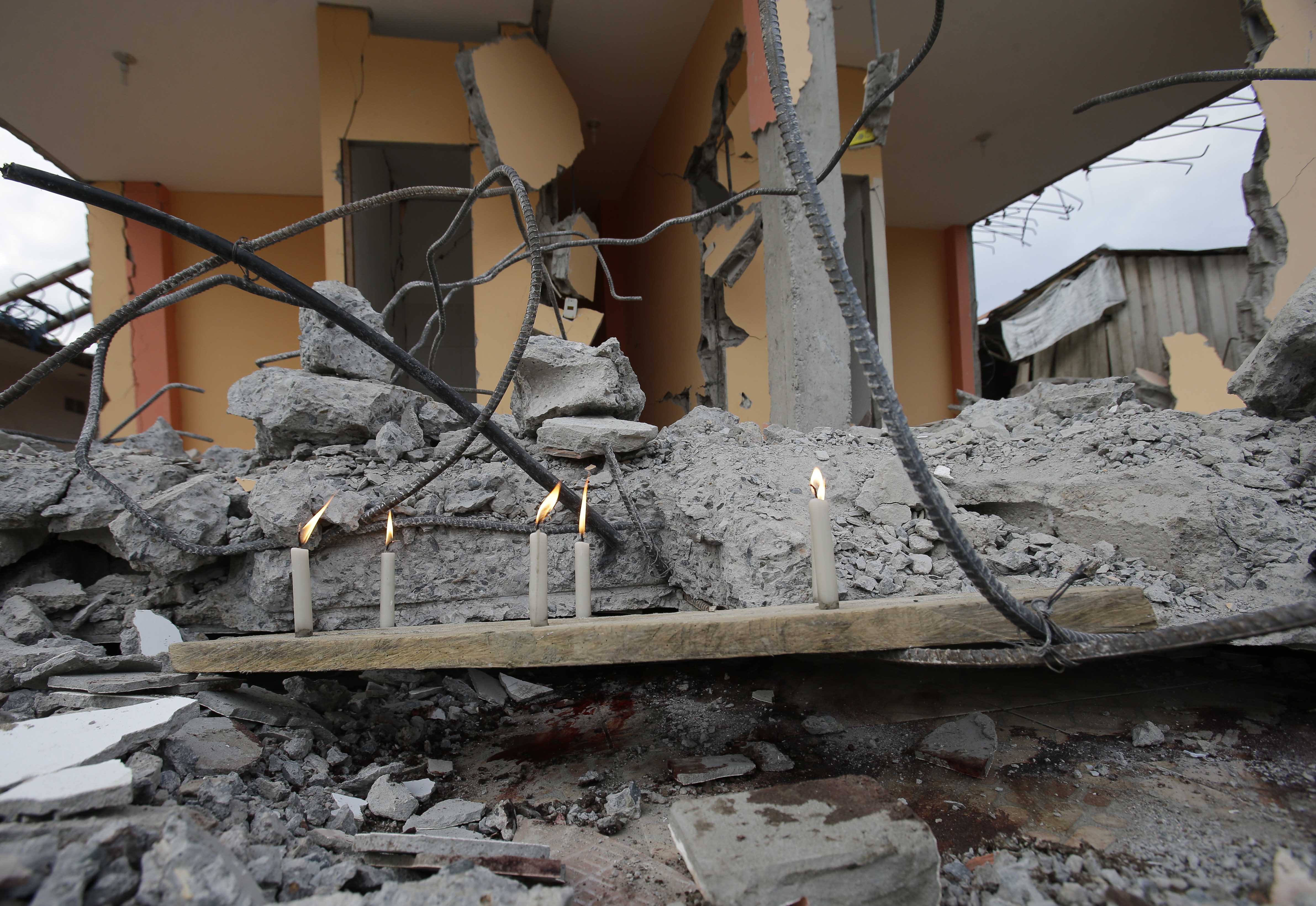 Réplica de magnitud 6 sacude a Ecuador - Terremoto-8