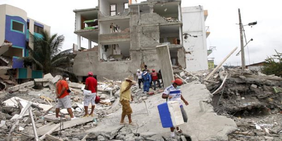Ecuador actualiza saldo de sismo: 602 muertos y 12 mil heridos