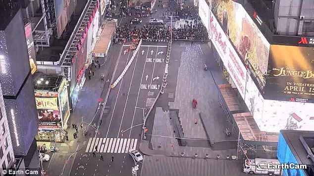 Evacuan Times Square por vehículo sospechoso