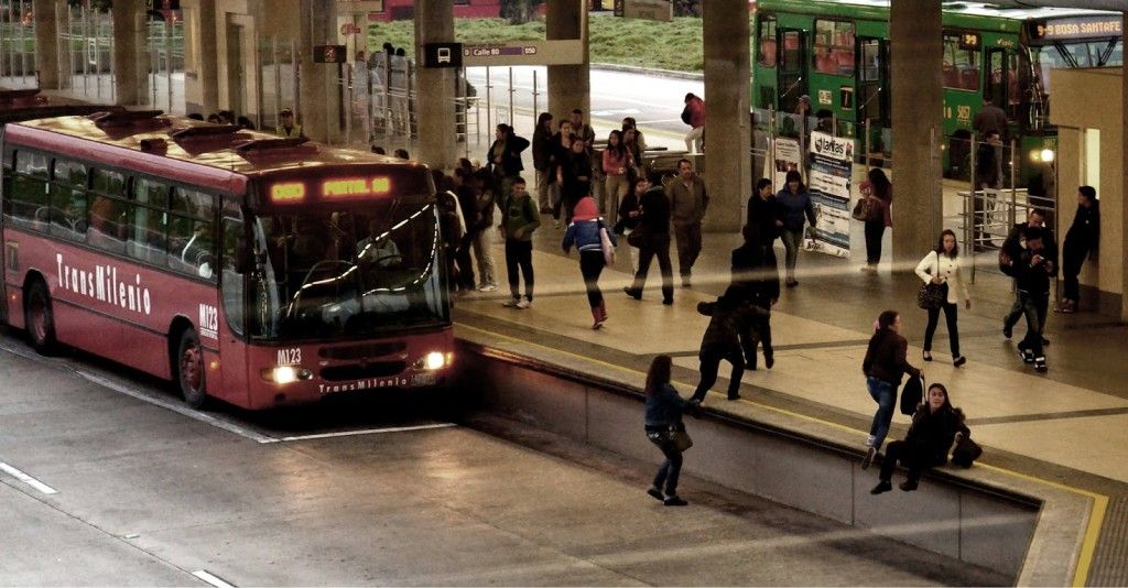 Las ciudades con el transporte público más peligroso para las mujeres - Transmilenio-Bogotá-1024x534