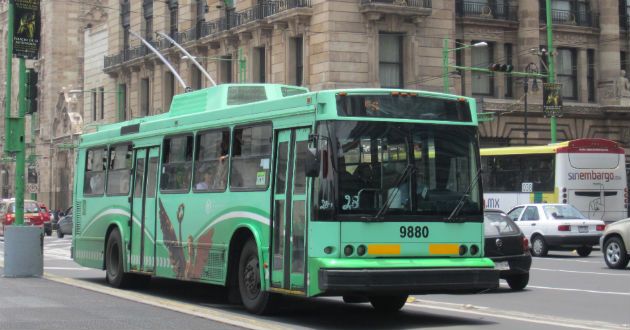 PGJ investiga la muerte de hombre en trolebús