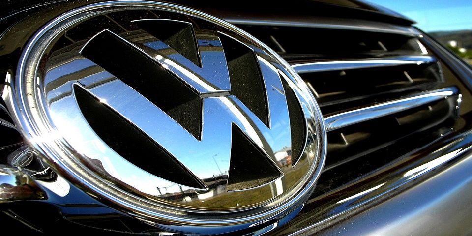 Volkswagen acuerda compensar a dueños de autos manipulados