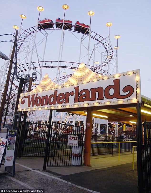 Video: padre salva a niño de caer de montaña rusa - Wonderland-Facebook