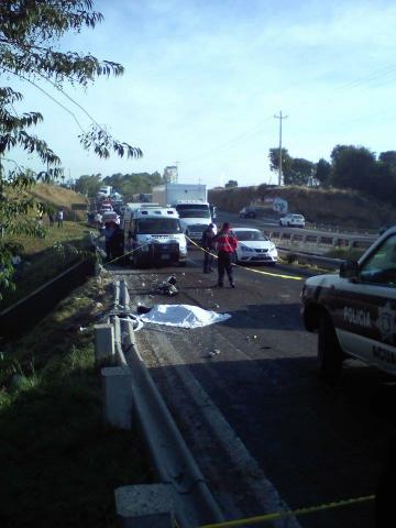 Volcadura de microbús en Tlaxcala deja un muerto y al menos 30 heridos - accidente-tlaxcala-e-tlaxcala