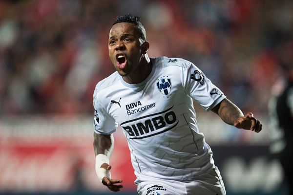 Xolos llegan a 8 partidos sin ganar en casa - apenas-iniciaba-el-2do-tiempo-basanta-sorprendio-con-el-1ero-0