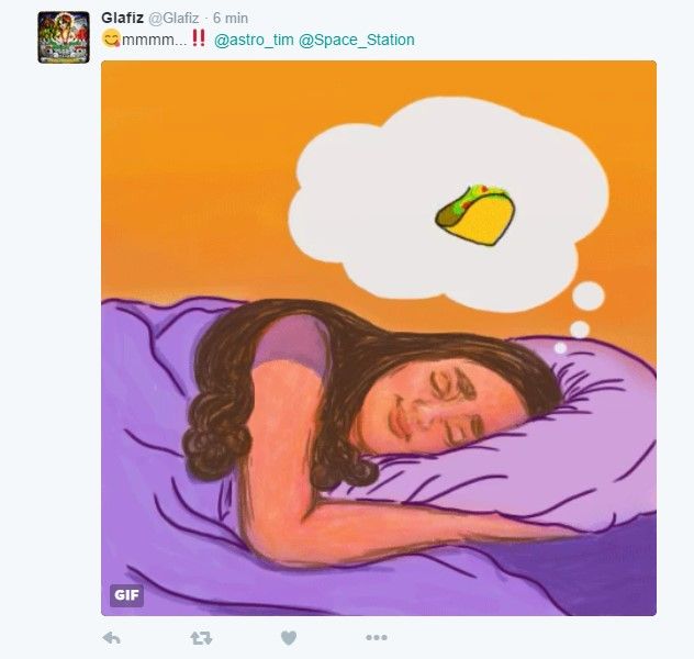 Así se ve un taco en el espacio - astronauta-tuit4