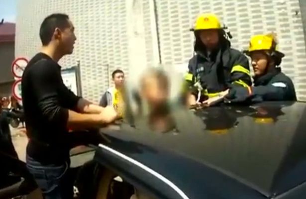 Video: salvan a niño atorado en quemacocos