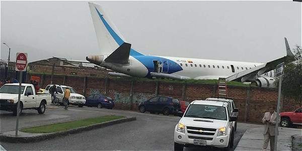 Avión con 87 pasajeros despista en Ecuador - avion-ecuador-1