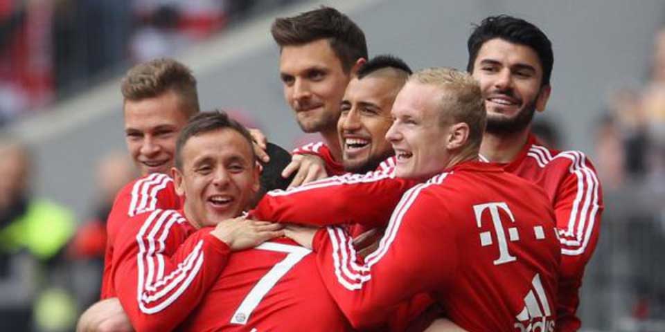 Bayern Munich derrota a un Eintracht Frankfurt sin Marco Fabían Bayern Munich derrota a un Eintracht Frankfurt sin Marco Fabían