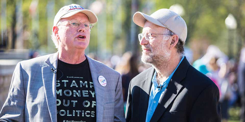 Detienen a fundadores de Ben & Jerry’s en protesta