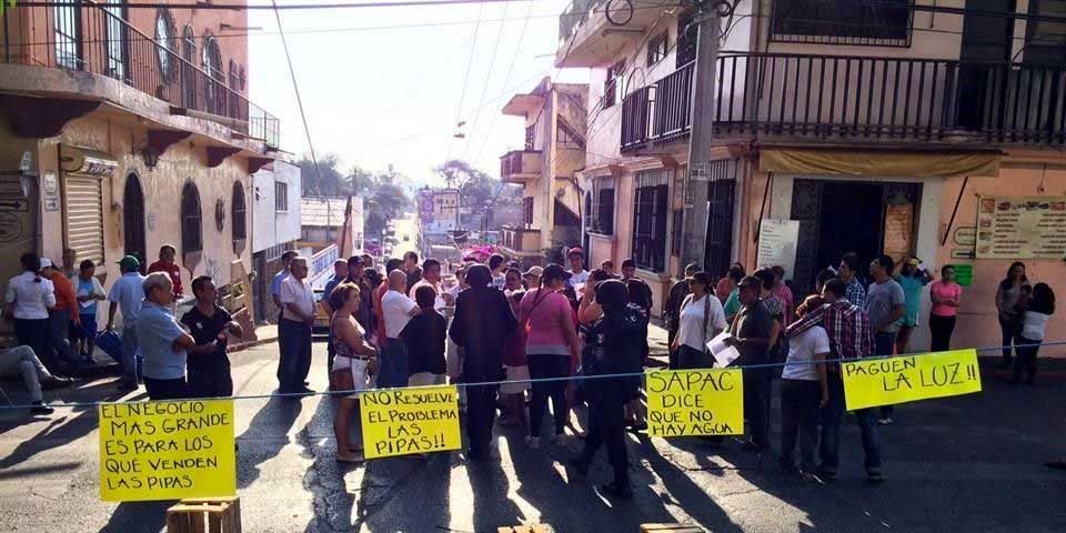 Bloqueos en Cuernavaca por falta de agua potable