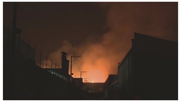 Se incendia bodega de cartón en Nuevo León - bodegas-sdp