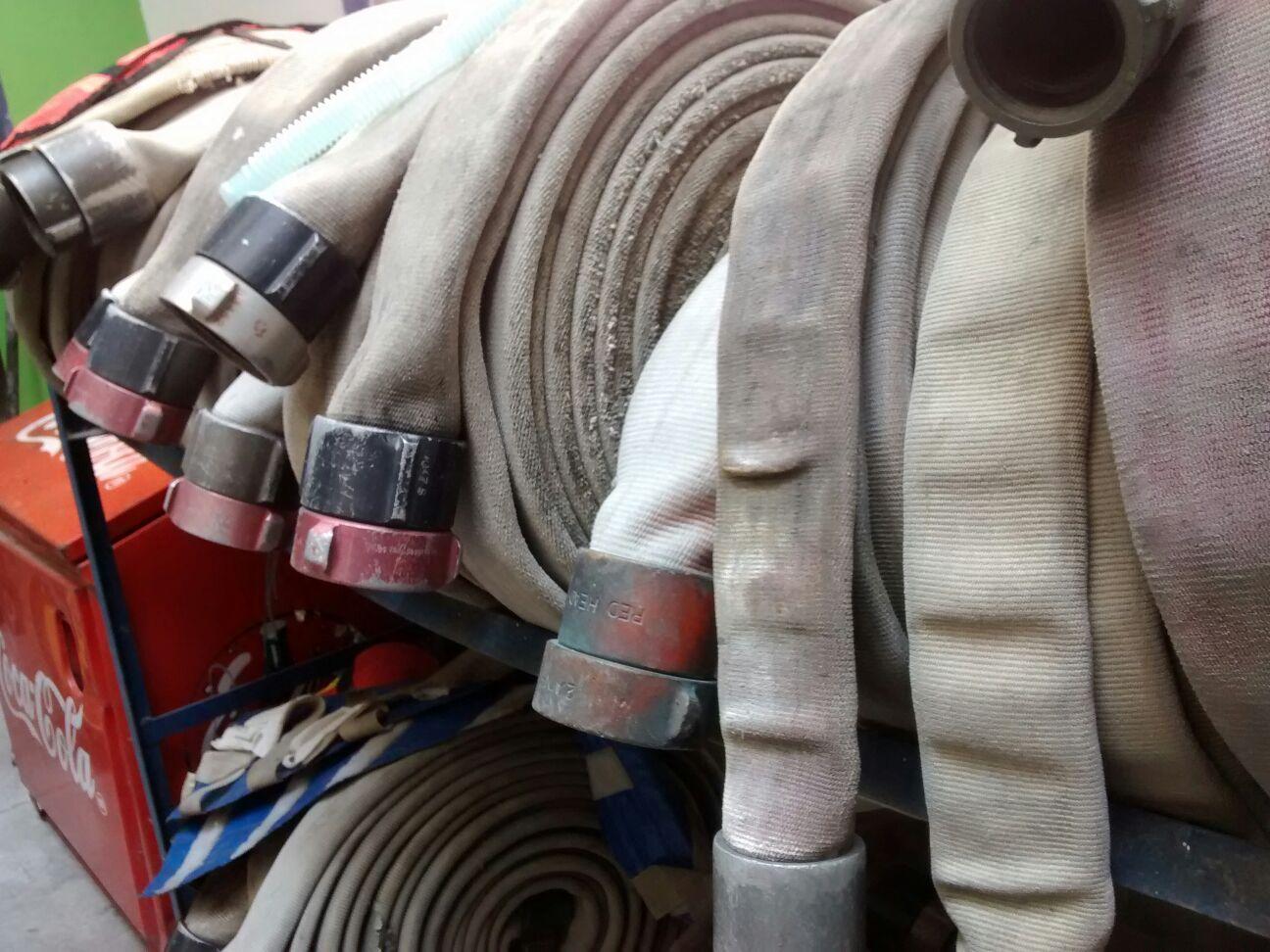 Sujetos incendian vehículos en Apatzingán Sujetos incendian vehículos en Apatzingán