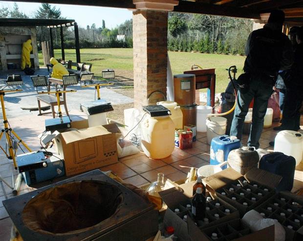 Detienen a mexicano en Argentina por elaborar efedrina Detienen a mexicano en Argentina por elaborar efedrina