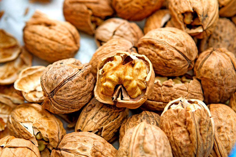 El negocio del robo de nueces en California