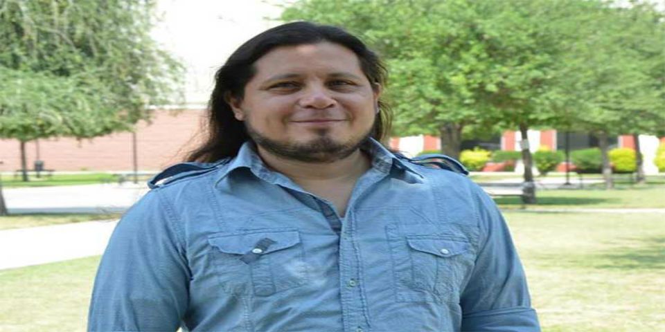 Maestro de Lady Matemáticas da clases niños de bajos recursos en Nuevo León