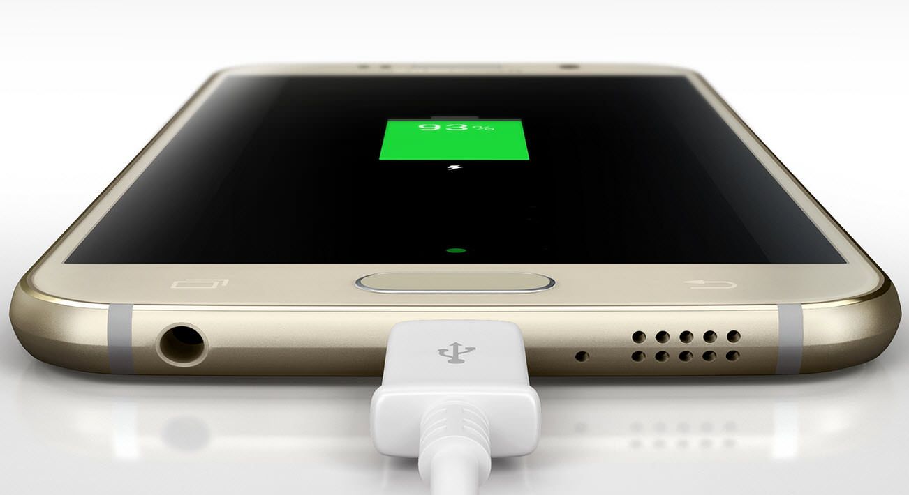 Muere adolescente al desconectar su celular de una computadora