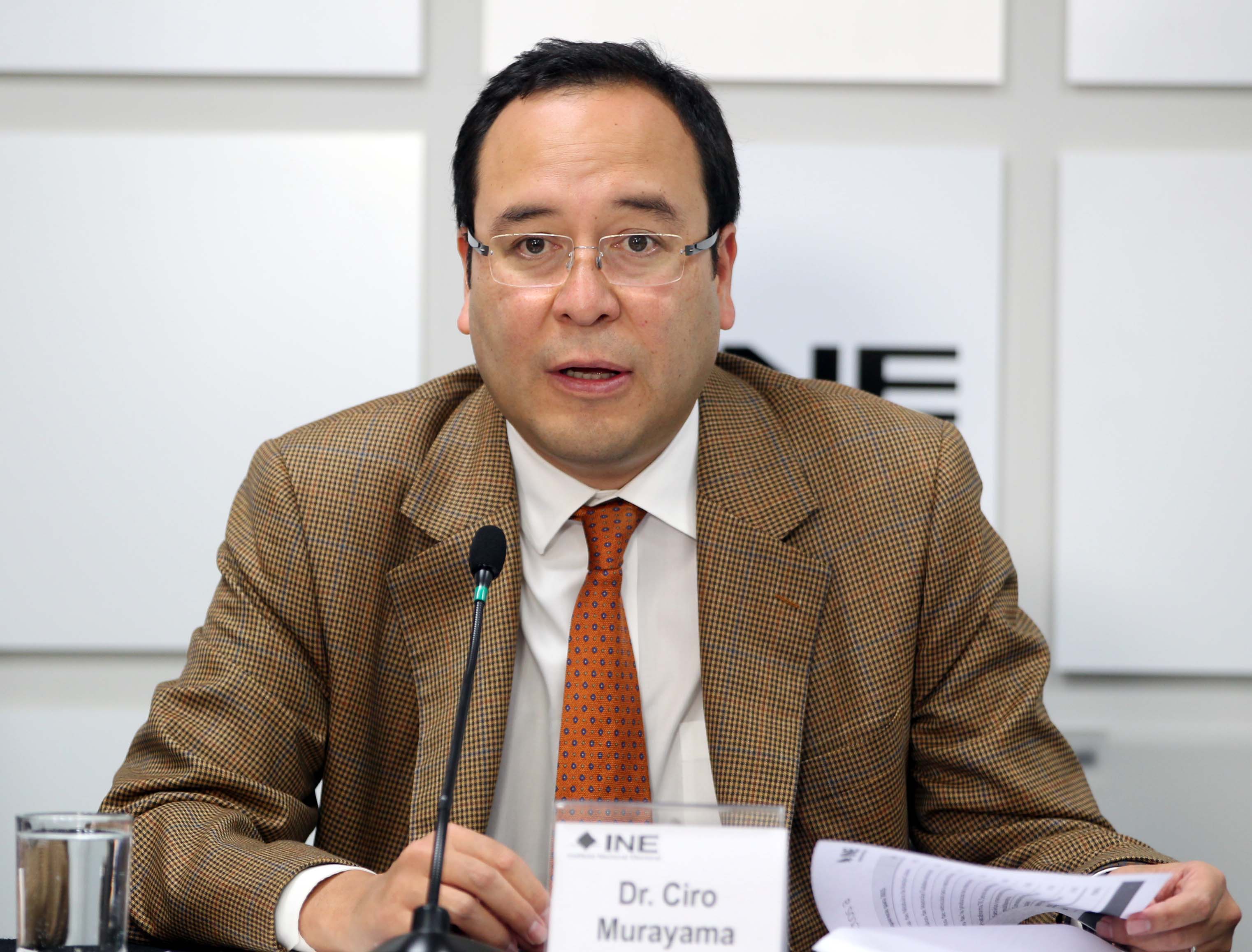 AMLO solicitó a INE juicio político contra dos de sus consejeros - ciro-murayama