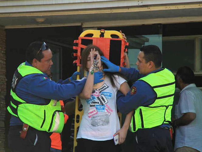 Funcionaria de Saltillo mata a mujer por ir viendo el celular - conductora-lesionada