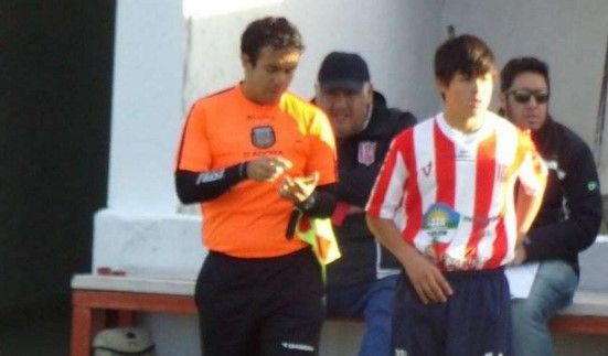Debuta jugador de 13 años en Argentina - darío-roa