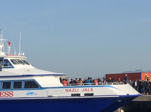 Llegan primeros deportados a Turquía tras acuerdo con la UE - deportados-grecia-turquia-marklowen