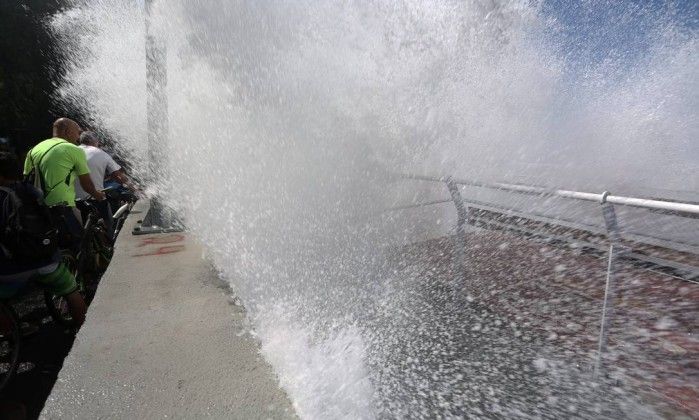 Mueren dos en caída de ciclovía de Río de Janeiro - desplome-ciclovia-brasil-4