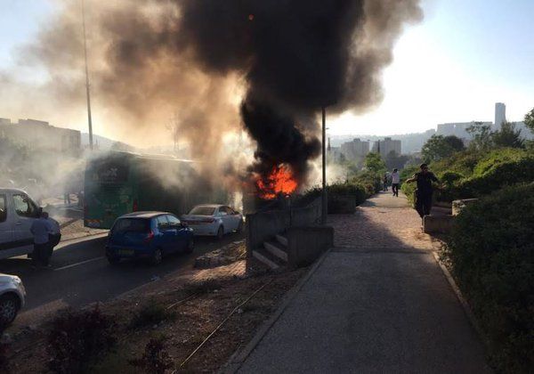 Explosión de autobús en Jerusalén deja al menos 20 heridos - explosion-jerusalen-1