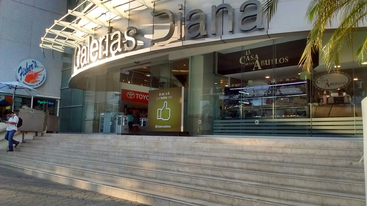 Acapulco fantasma. Violencia obliga a cierre de comercios - fae600f3-bad3-4a2f-b556-850d2be00a62