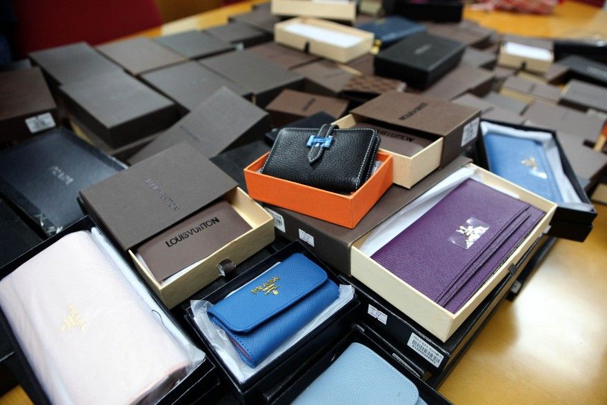 Los productos más pirateados en el mundo - fake-products-880x587