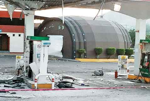 Incendian gasolinera en Michoacán - gasolinera-Milenio