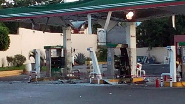 Incendian gasolinera en Michoacán - gasolineraSDP